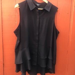 Beautiful black no sleeve ruffle bottom blouse